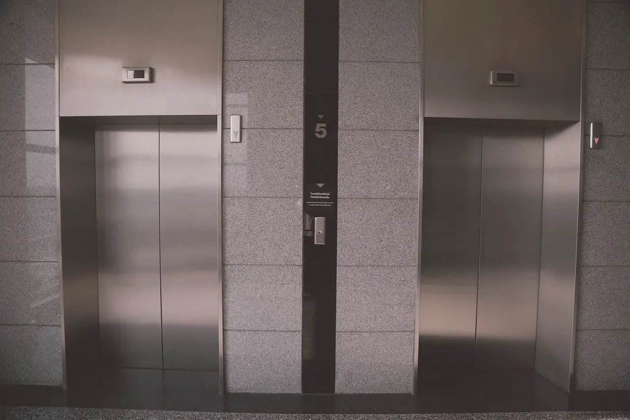 Qui a inventé l’ascenseur ?￼
